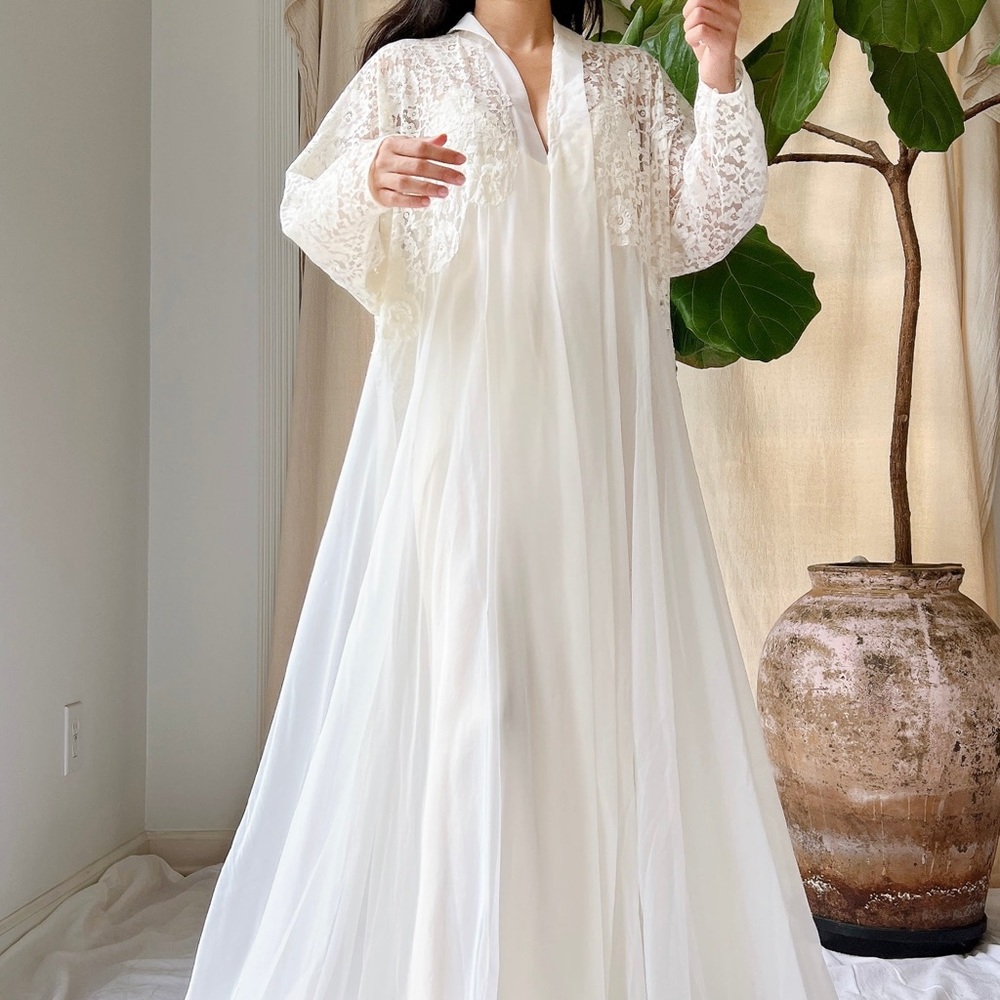 Wedding Gown / Robe Gossamer Vintage Nylon and Lace Dress - S-M - Picture 5 of 8